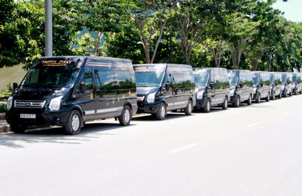 Dàn xe Thịnh Phát Limousine hạng sang khuấy động Biên Hòa